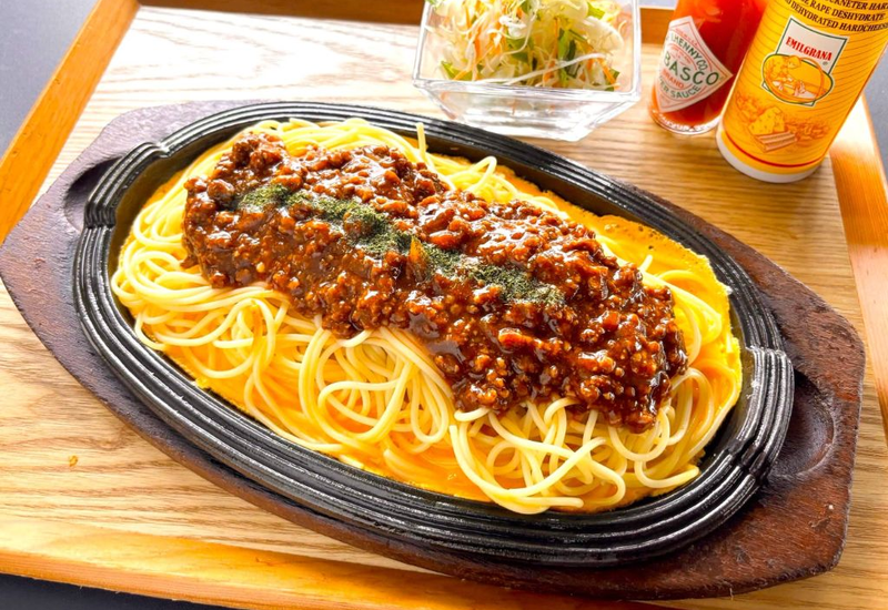 デカ盛り鉄板ミートソース写真